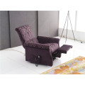 Chaise Vieux homme en couleur pourpre